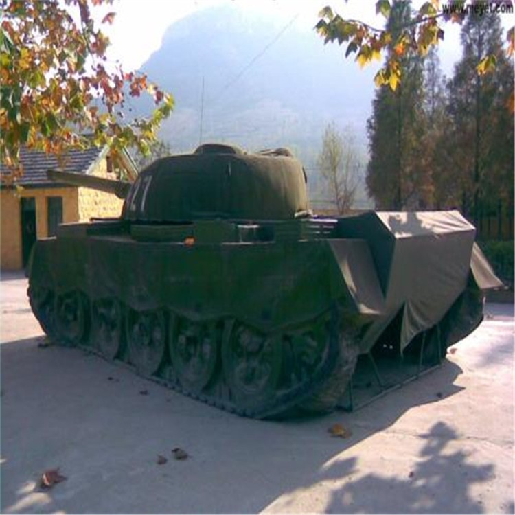 龙子湖大型充气坦克